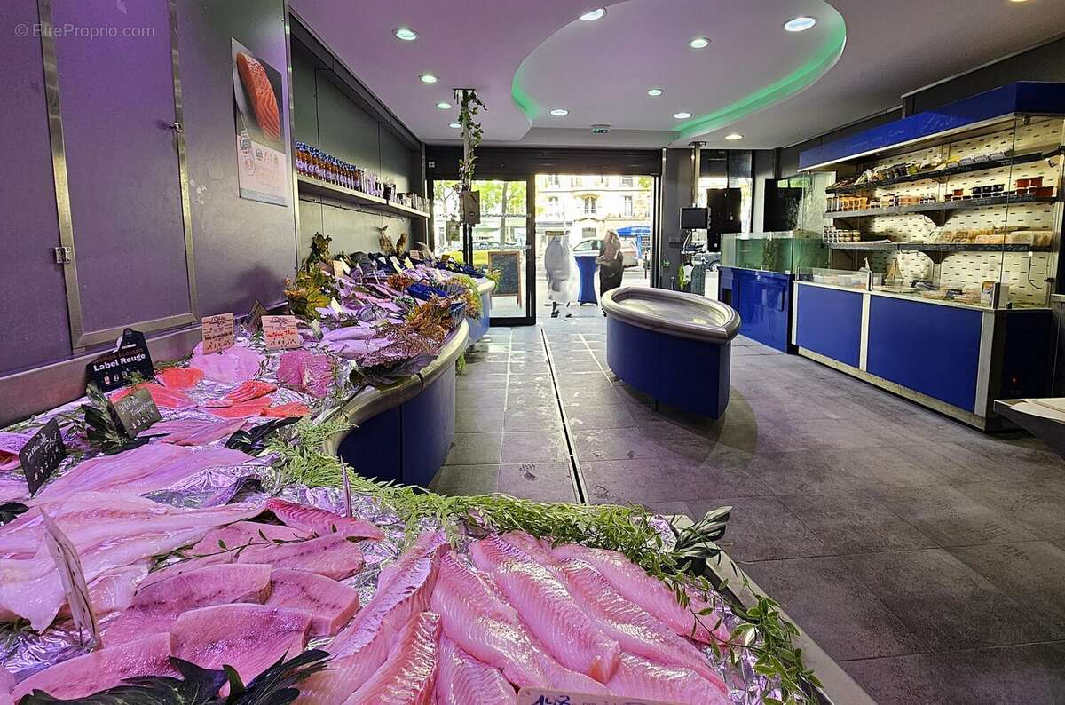 espace de vente - Autre à PARIS-16E