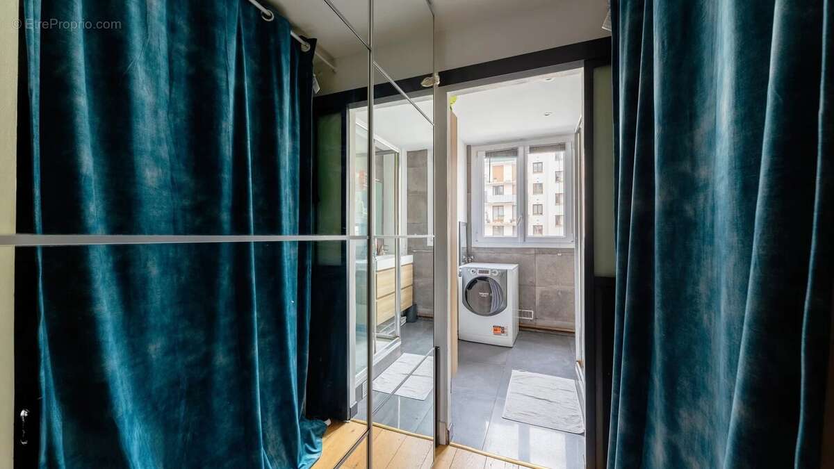 Appartement à LEVALLOIS-PERRET