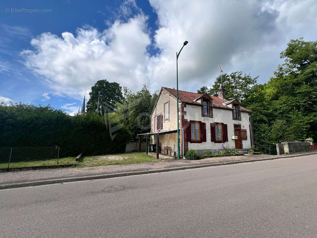 Maison à SAINT-PRIVE