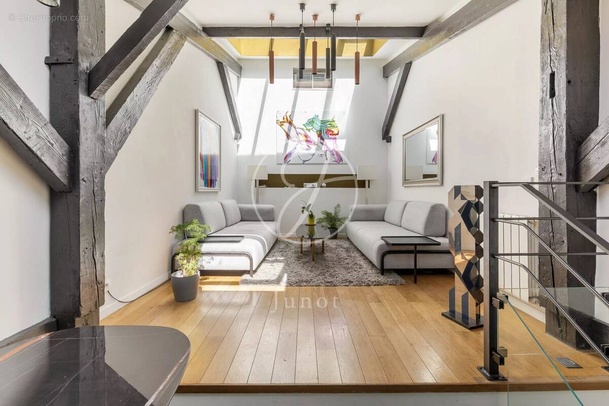 Appartement à PARIS-17E