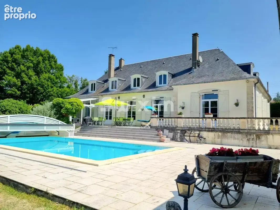Propriété de caractère, parc de 6 000 m², piscine chauffée et 7 chambres, à 2h30 de Paris - photo 2