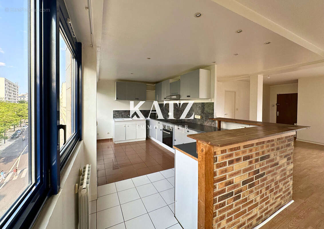 Appartement à PARIS-20E