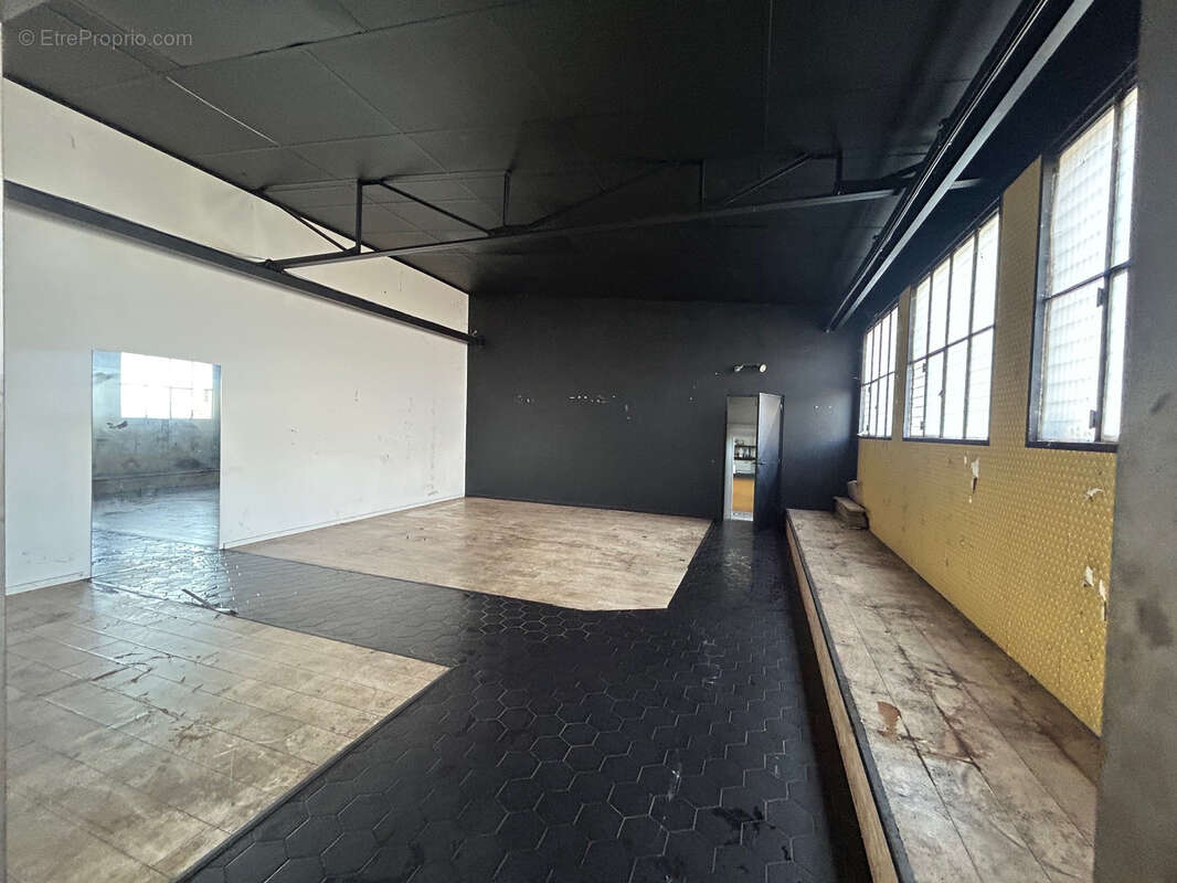 Commerce à DECINES-CHARPIEU