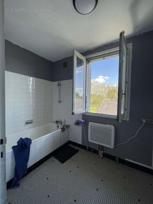 Maison à NEUVIC-ENTIER