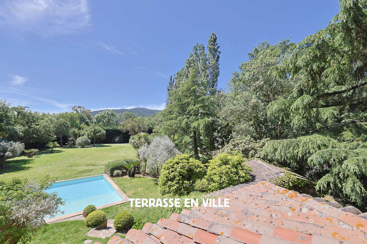 Maison à HYERES