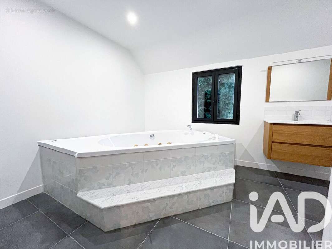 Photo 6 - Maison à MANTES-LA-VILLE