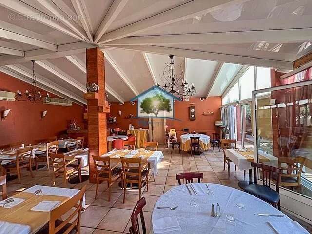 MULHOUSE ENVIRONS (68) Restaurant 460m² et Appartement 118m² sur 9,8 ares - photo 4