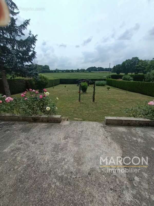 Maison à SAINT-SULPICE-LES-CHAMPS