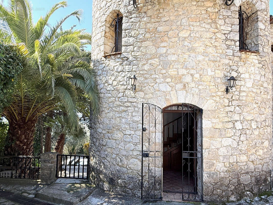 Maison à MONTAUROUX