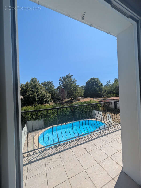 À découvrir sans tarder ! Belle maison familiale avec piscine   Saintes Rive Gauche - photo 12
