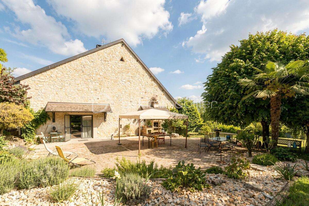 Maison de caractère de 250 m² avec 3 gîtes indépendants à fort potentiel touristique - photo 16