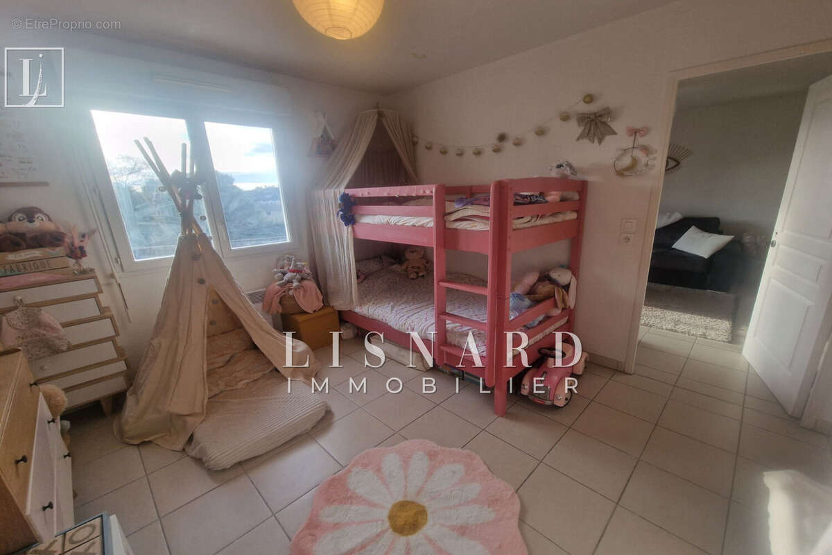 Appartement à VALLAURIS