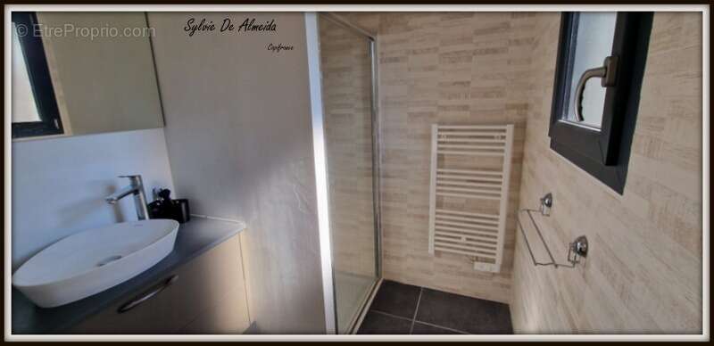 Maison à BAGE-LA-VILLE