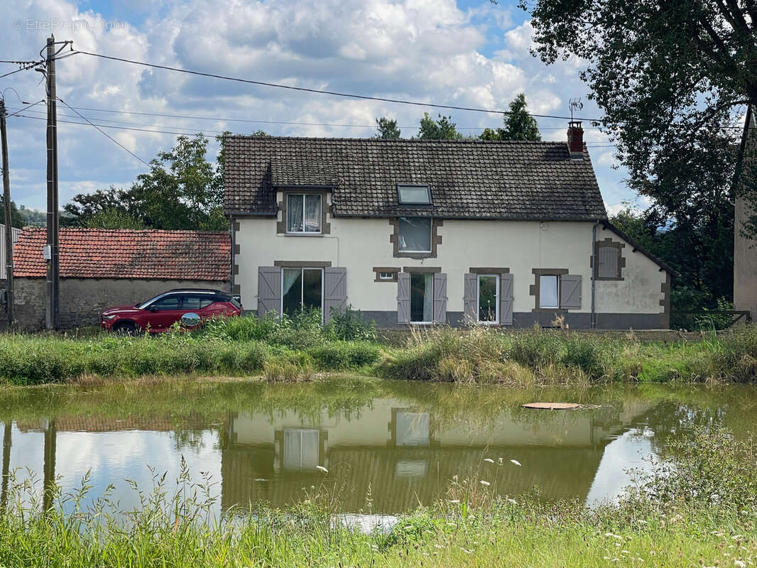 Maison à SAINT-MARCEL-EN-MARCILLAT