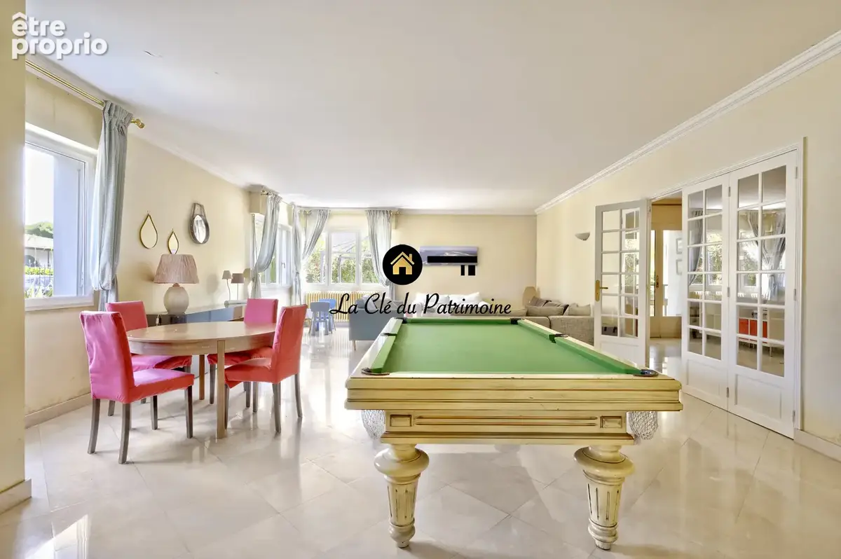 Villa de 308 m2 sur terrain de 1000 m2 avec terrasse- jardin et dependance - ares - photo 13