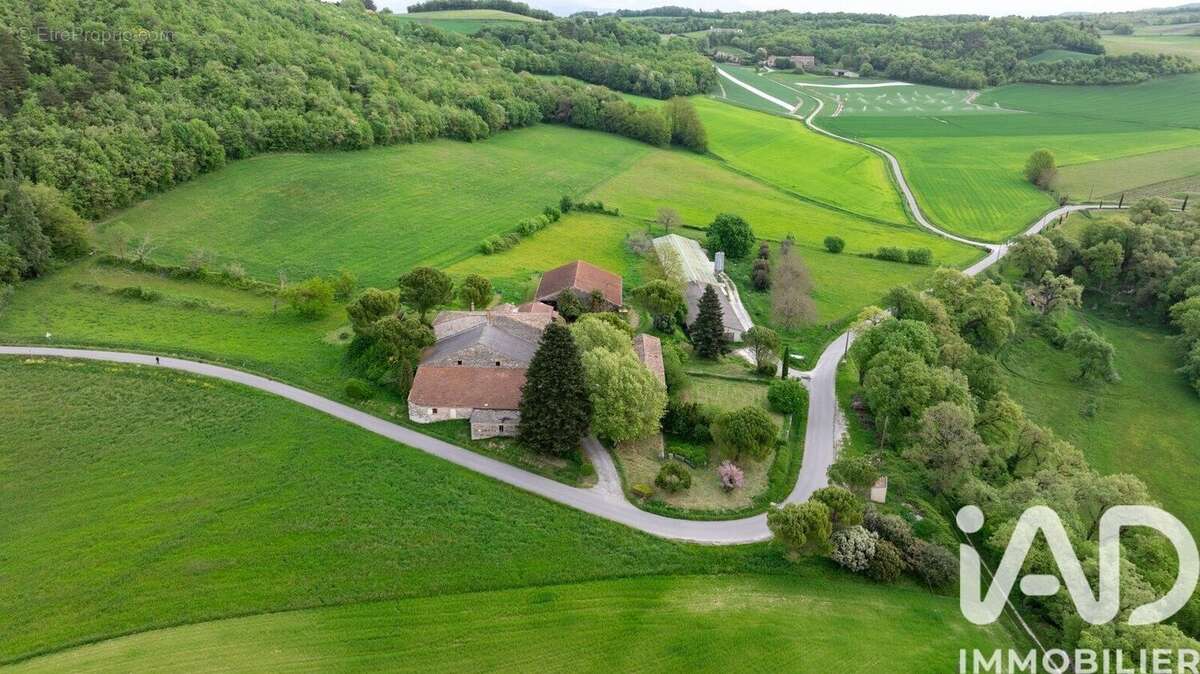 Maison 378 m² à Autichamp  - photo 4