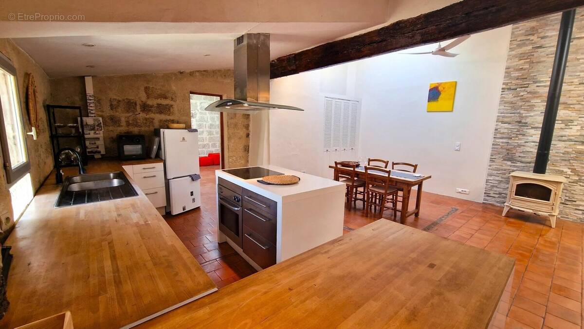 Appartement élégant de 2 chambres au cœur de Pézenas – une opportunité rare - photo 9