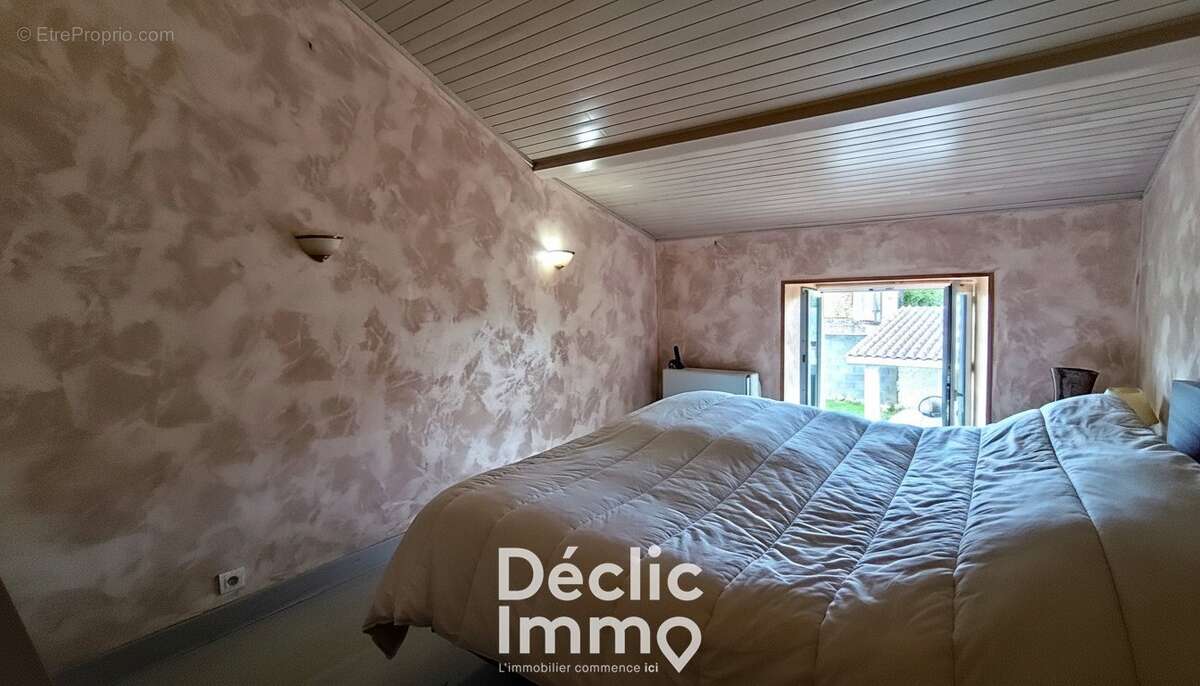 Maison en pierres avec dépendances - photo 11