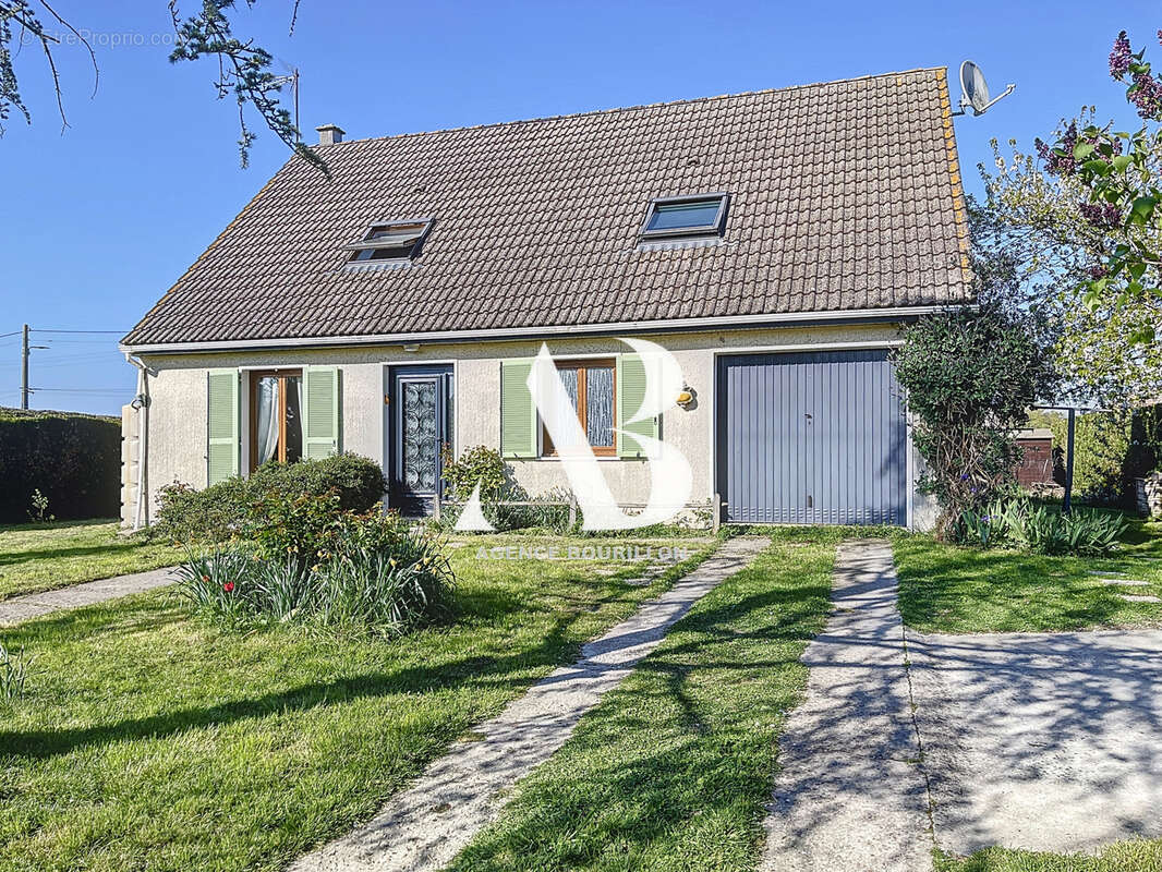 Maison à LA CHAPELLE-RABLAIS