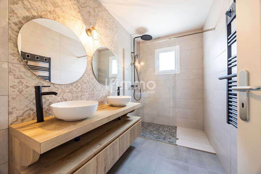 Maison 4 chambres - piscine - grand terrain - photo 13
