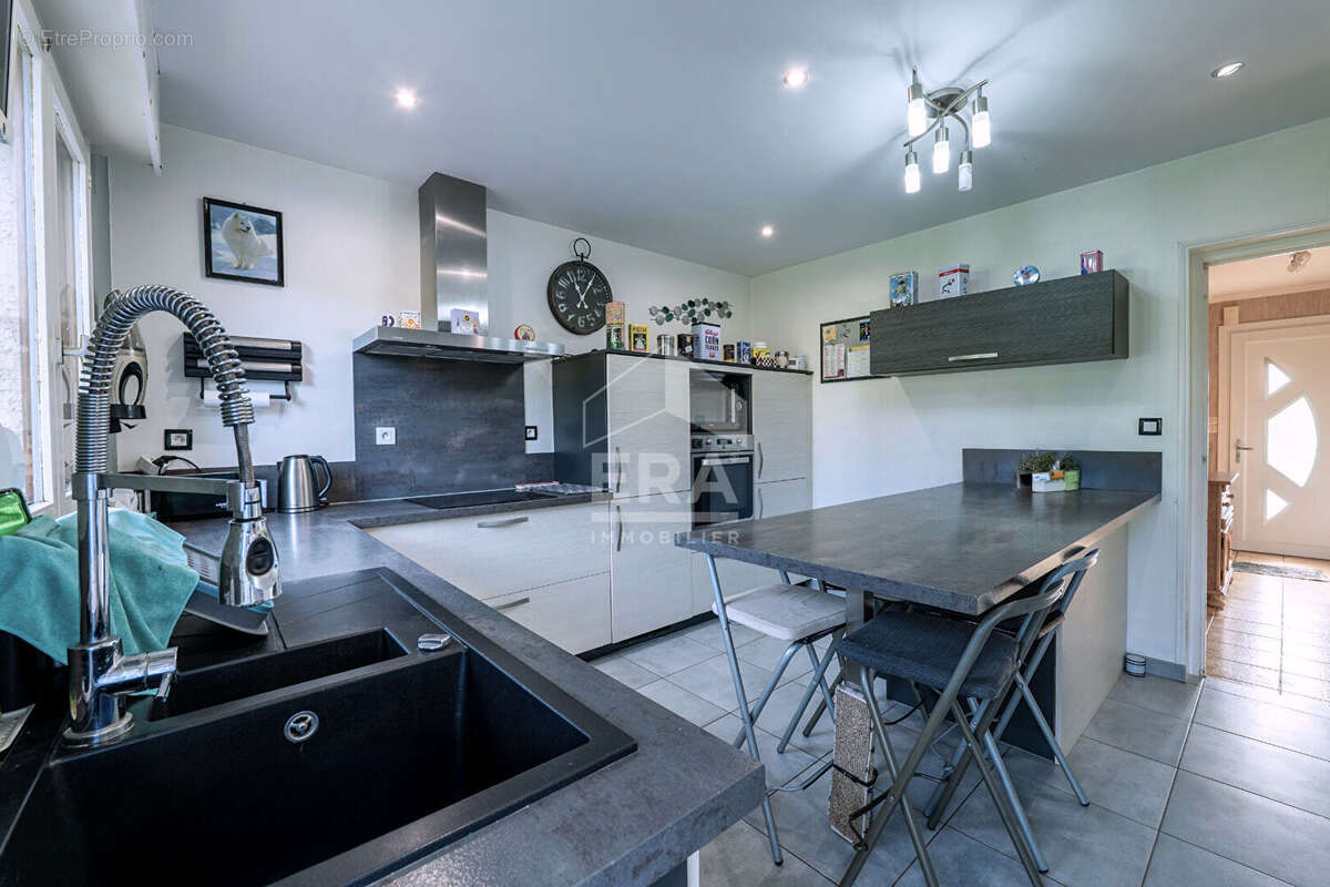 Maison à SAINT-MARTIN-AU-LAERT