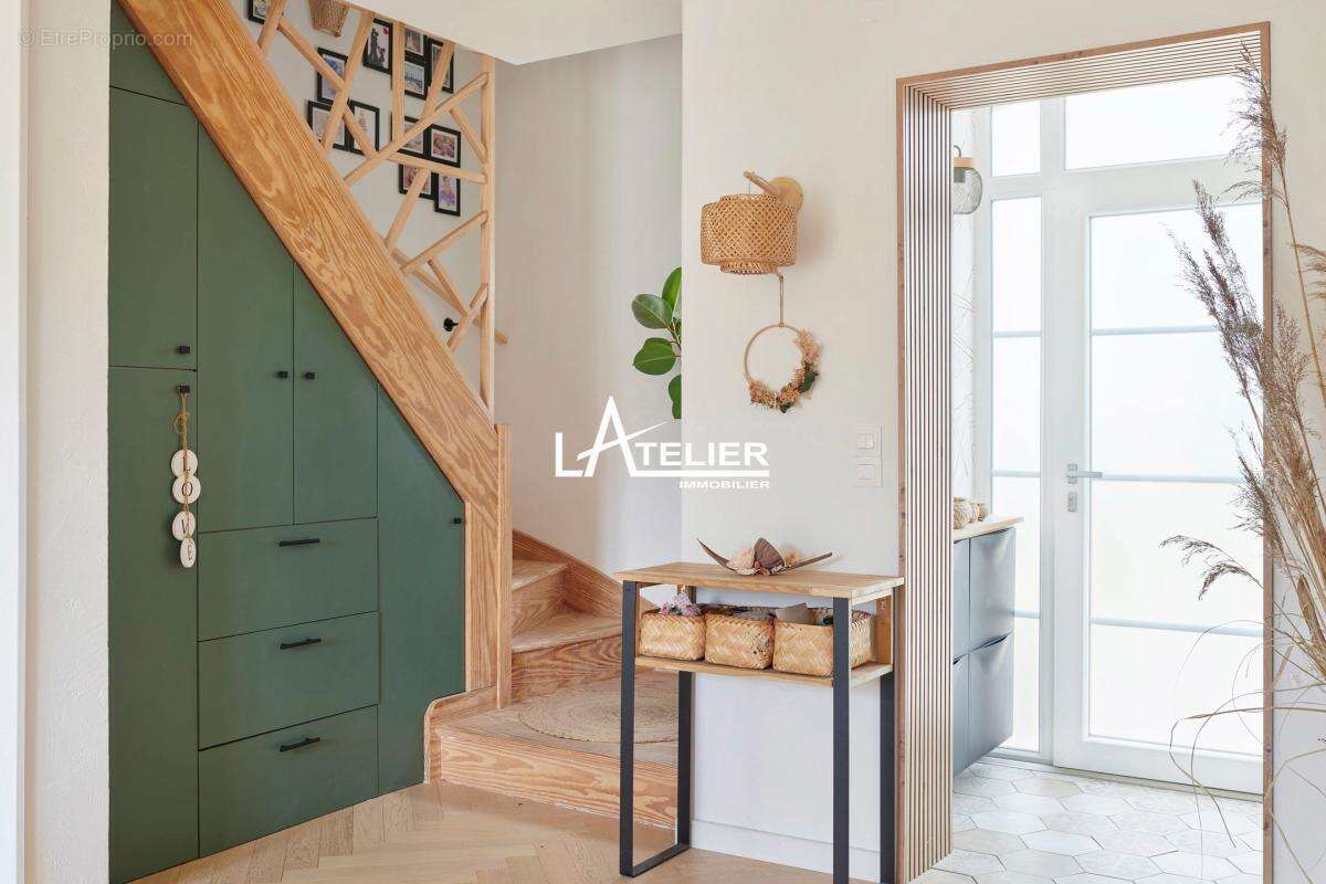 Maison rénovée - 5 chambres - Vie de plain-pied au calme - photo 7