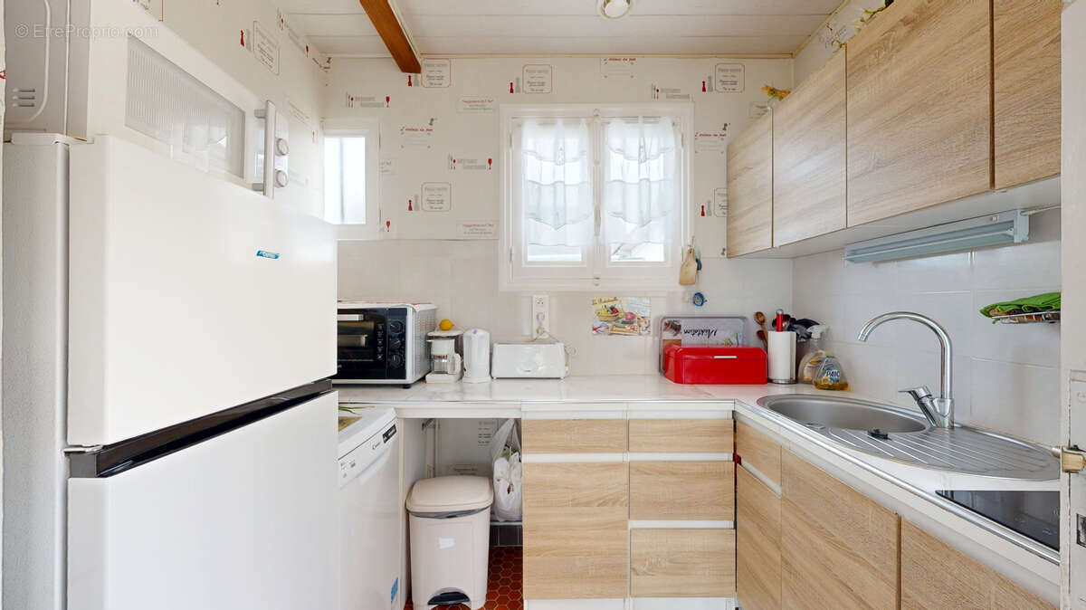 Maison de plain-pied à 1 km de la mer avec garage et dépendance - photo 4
