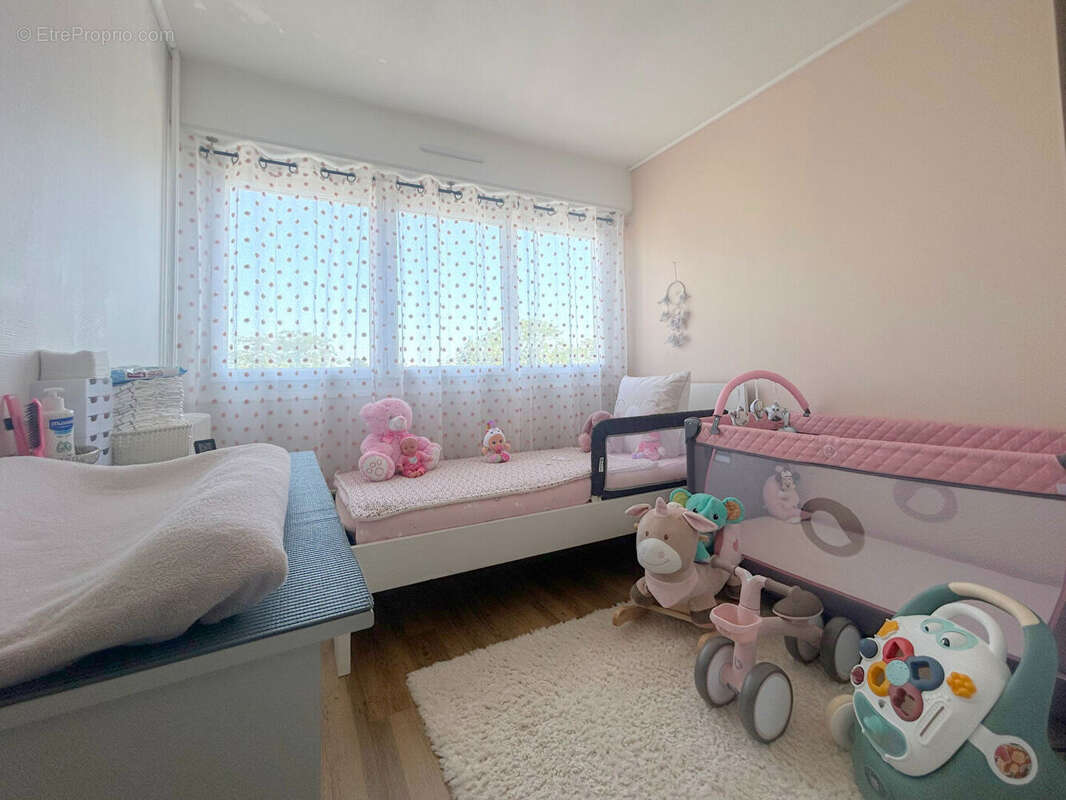 Appartement à LES PONTS-DE-CE