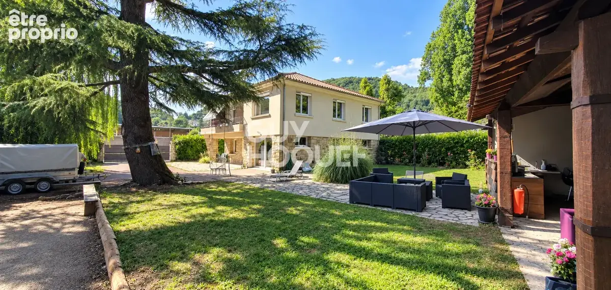 Maison 9 pièces 190 m² · à Vals-les-Bains · 190 m² · 369 000 €