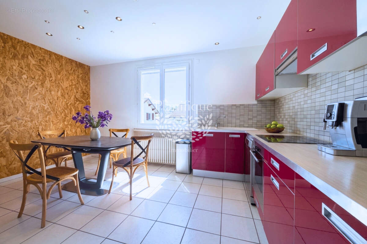 Appartement à MEYTHET
