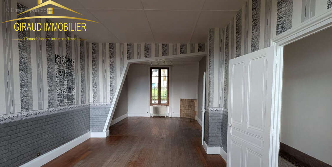 Maison à CHAUFFAILLES