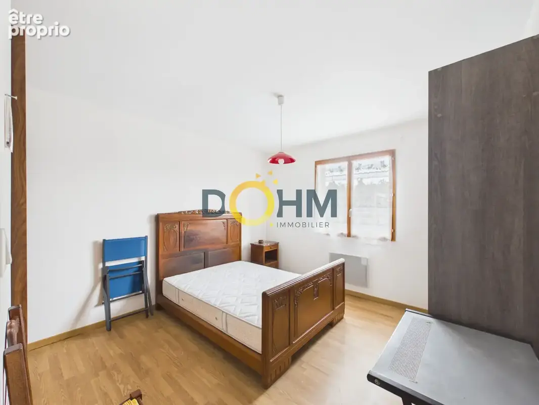 Maison de plain-pied  avec terrain attenant . - photo 9