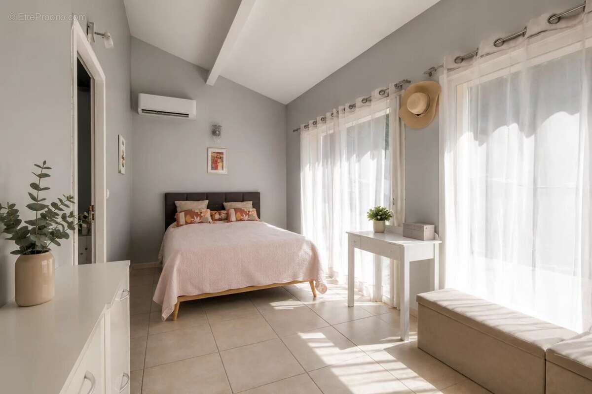 Maison à CONTES
