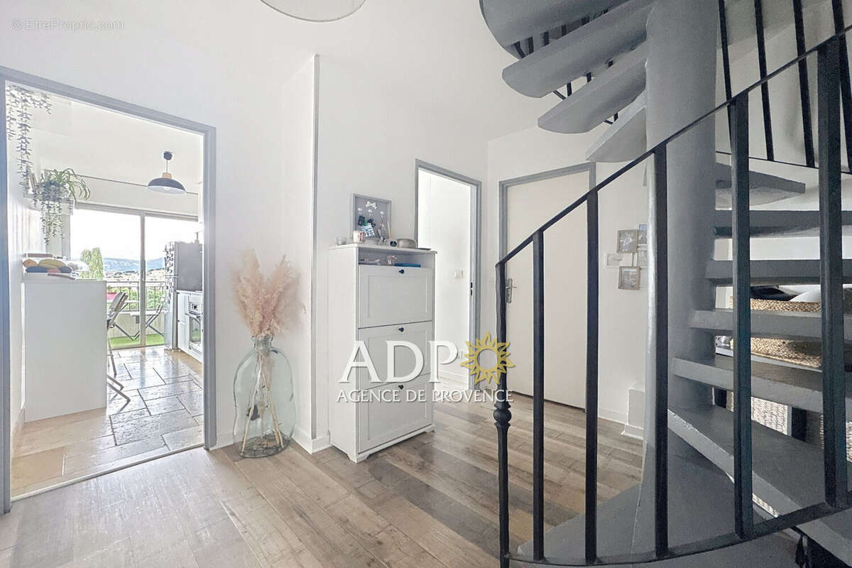 Appartement à MANDELIEU-LA-NAPOULE