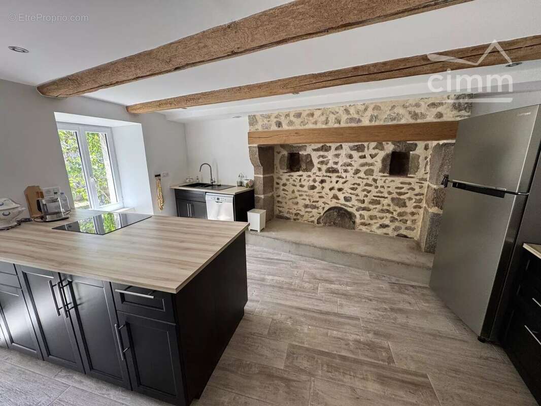 Corps de ferme en pierre rénové avec jardin arboré et dépendances - photo 28