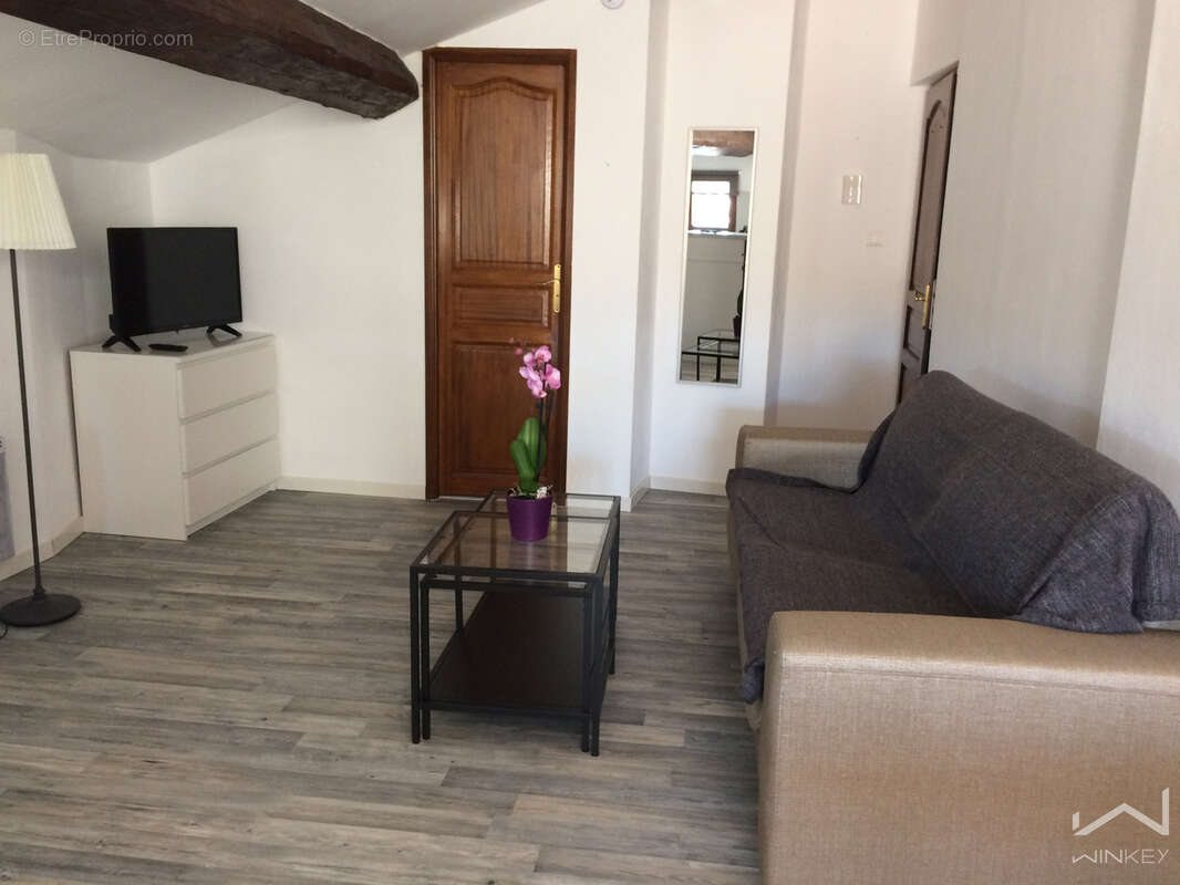 Appartement à LA GARDE-ADHEMAR