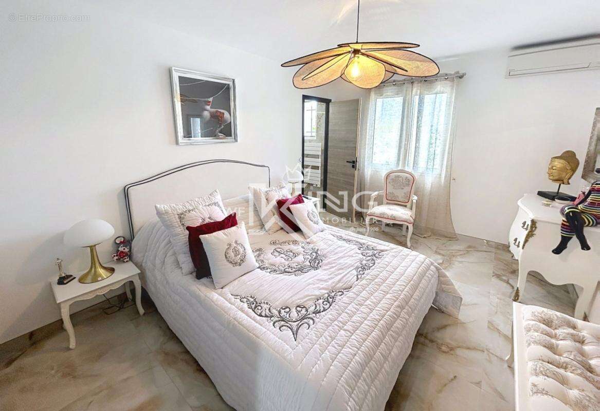 Maison à PUGET-SUR-ARGENS