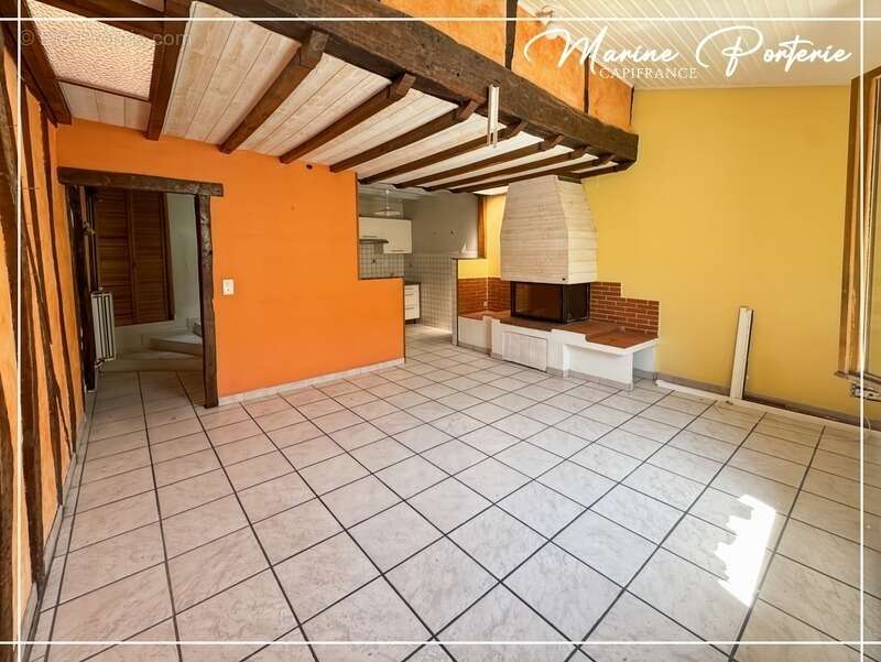  EXCLUSIVITÉ – Maison de ville avec 2 garages et balcons à Auch - photo 2