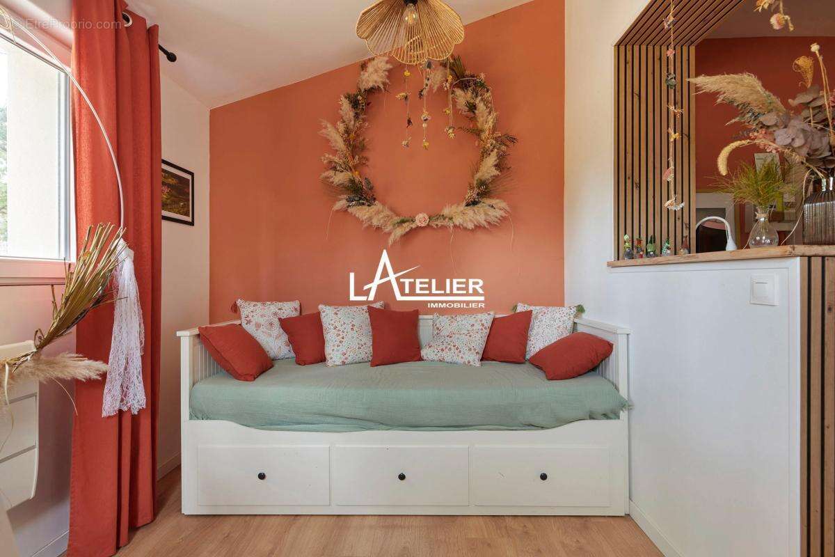 Maison rénovée - 5 chambres - Vie de plain-pied au calme - photo 11