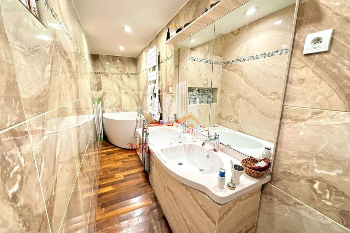 Maison à CHAUMONTEL