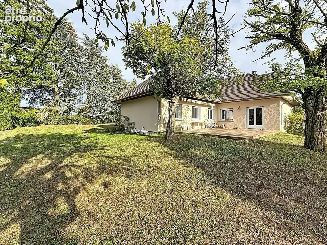SAINT CYR AU MONT D'OR, maison familiale de 230 m² habitables + 150 m² utiles  sur terrain de  2974m² - photo 1