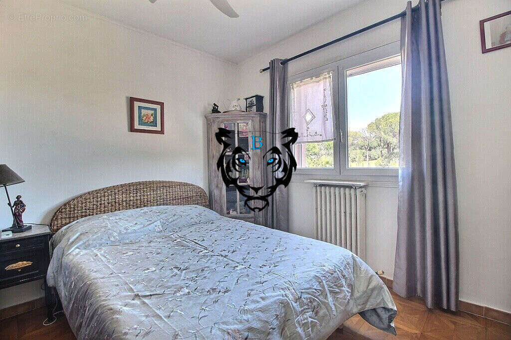 Maison à ROQUEBRUNE-SUR-ARGENS