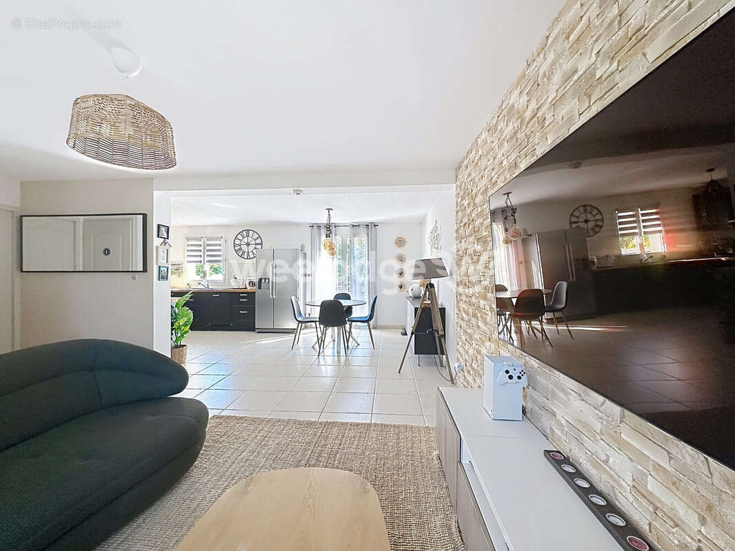 Maison 100 m² à Jouy-Le-Moutier  - photo 3