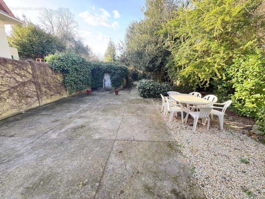 Maison à LE BLANC-MESNIL