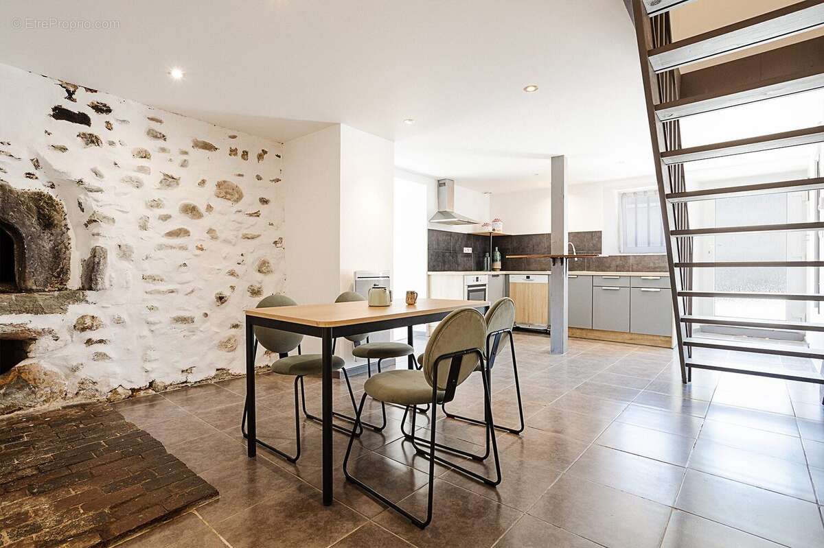 Appartement à PRINGY