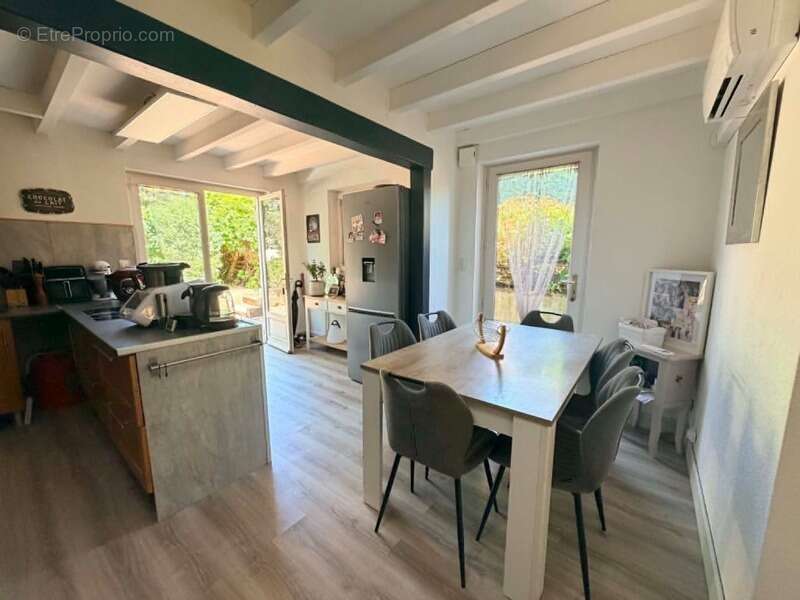 Maison 96 m² au calme sans vis a vis, 3 chambres, terrain de 859 m², terrasse de 30m²,  garage, double vitrage, pompe a chaleur, - photo 2