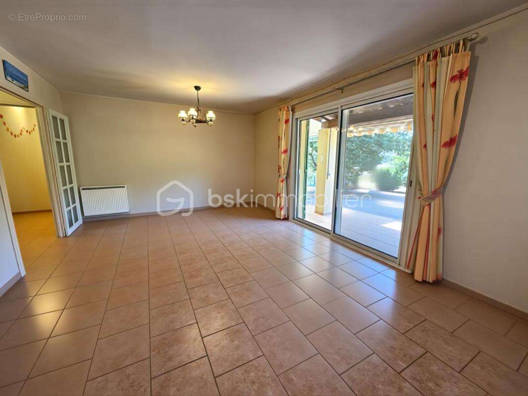 Maison de plain-pied - 1500 m2 de terrain - photo 8