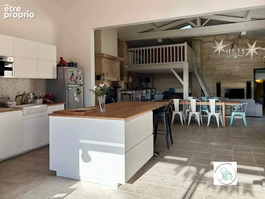 Maison 6 pièces 159 m² à vendre à Bourg (33710) - photo 5