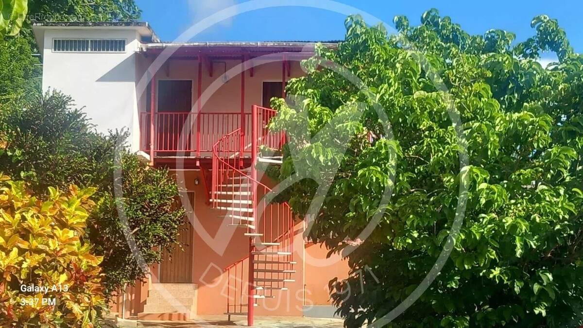 Maison à LES ABYMES