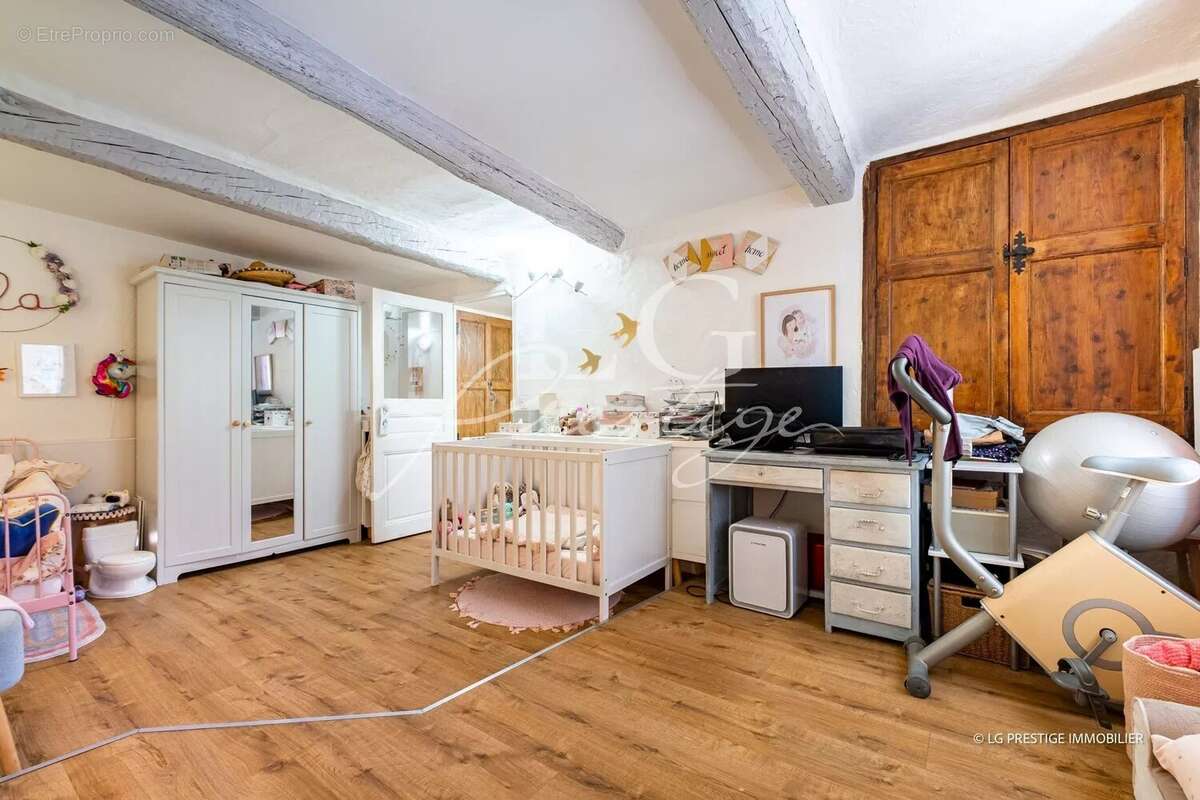 Appartement à SEILLANS
